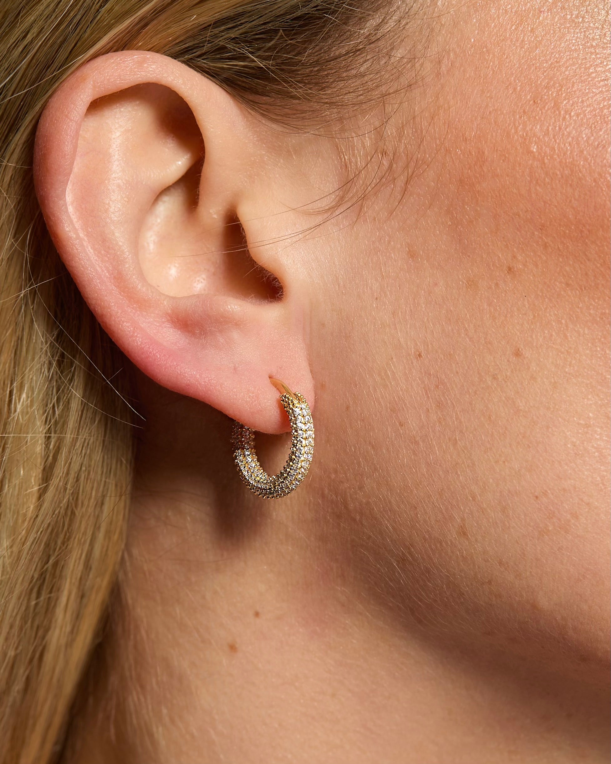 Pavé Hoops